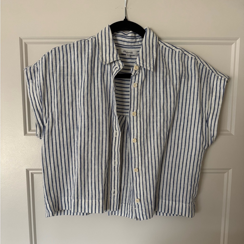 Madewell White and Blue Striped Short-Sleeve Button-Up Shirt